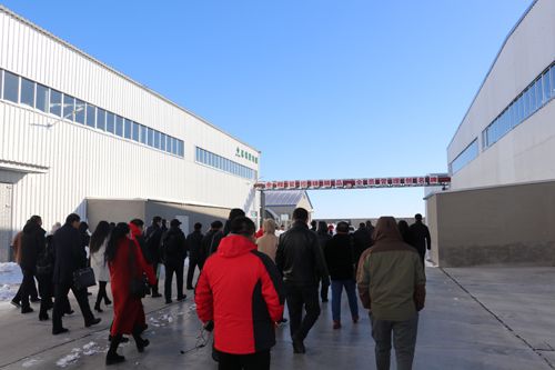 筑夢峰會(huì)核心客戶參觀通四方農(nóng)科蘭博士路 筑夢峰會(huì)核心客戶參觀通四方農(nóng)科蘭博士路